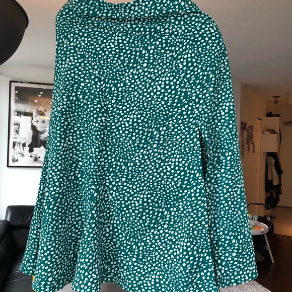 Green spotted slit skirt - Picture 2 of 7